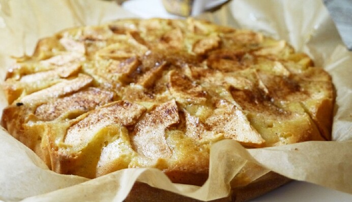 Шарлотка з білого хліба для суперлінивих - так просто ще не було