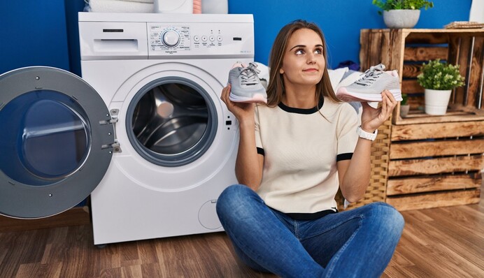 Как постирать кроссовки в стиральной машине: полезные советы