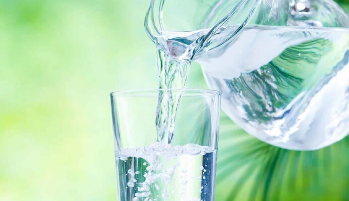 Український ринок мінеральної води опинився під загрозою через чиновників? Що сталося