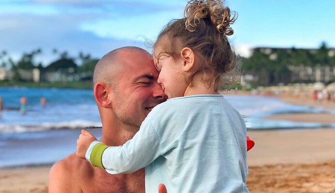 Андрій Бєдняков зворушив дописом вдячності своїй 9-річній донечці, яка живе за кордоном