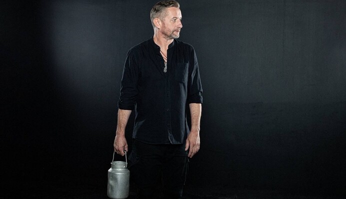 Жадан вспомнил о бывшей и получил поддержку в сети