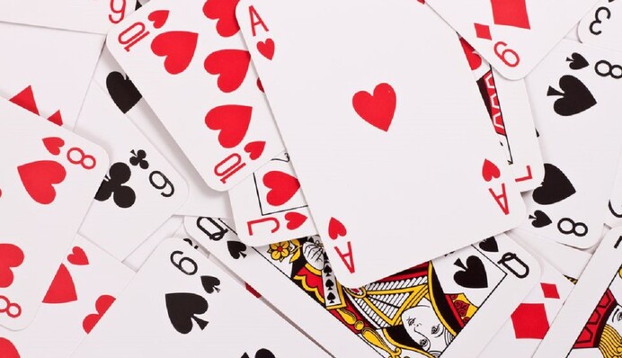 Любите головоломки? Найдите игральную карту среди колоды