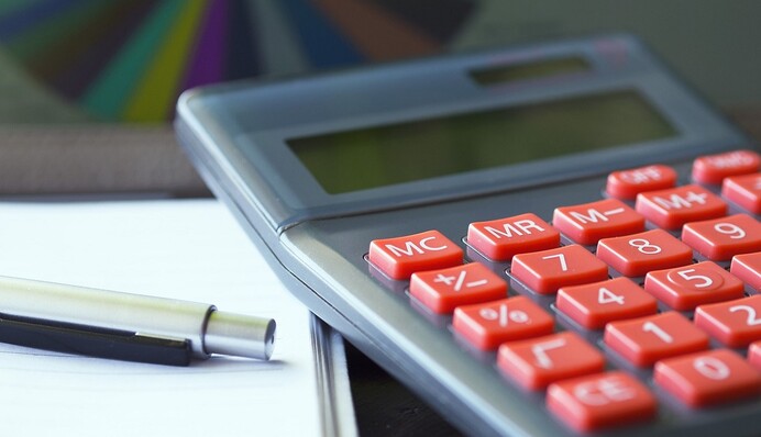 В Украине повышают налоги: насколько беднее мы станем