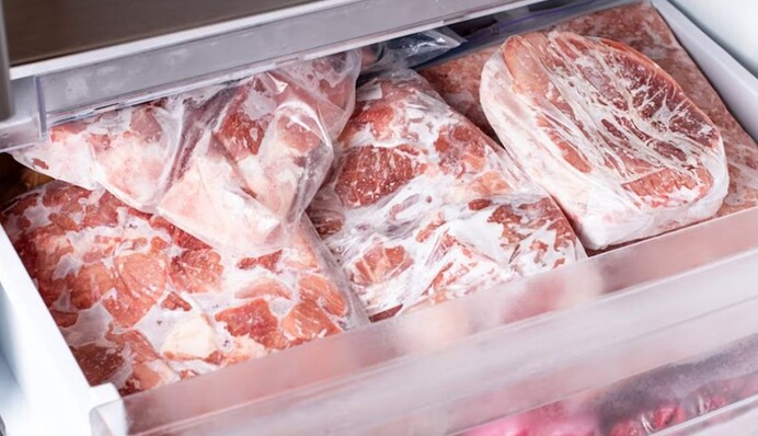 Как разморозить мясо за 5 минут: хитрый лайфхак