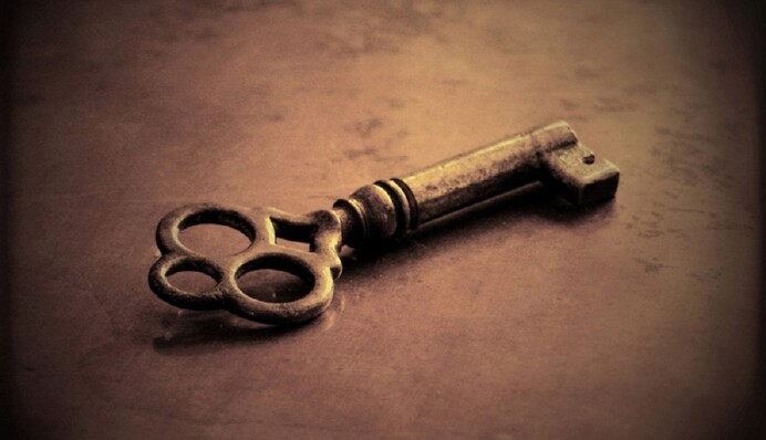 Включайте внутреннего Шерлока: найдите ключ от дома среди кучи коробок