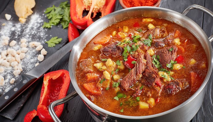 Справжній закарпатський бограч вдома: смакуватиме, як в Карпатах