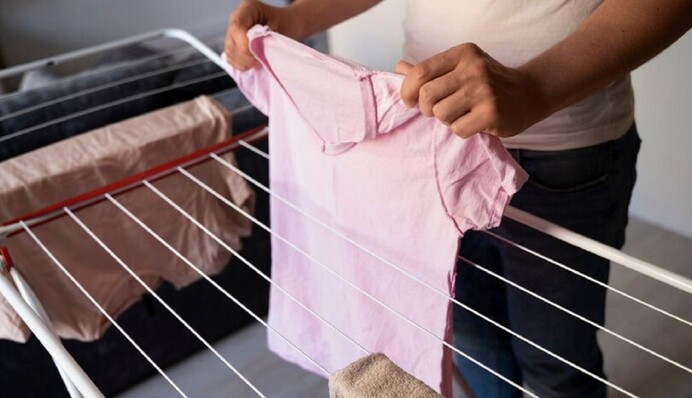 Как быстро высушить постиранное белье, если на улице дождь, а батареи не греют