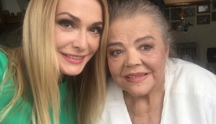 Ольга Сумська показала небачені раніше фото покійної мами-акторки в день її народження