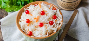 Український суперфуд: як приготувати квашену капусту з калиною