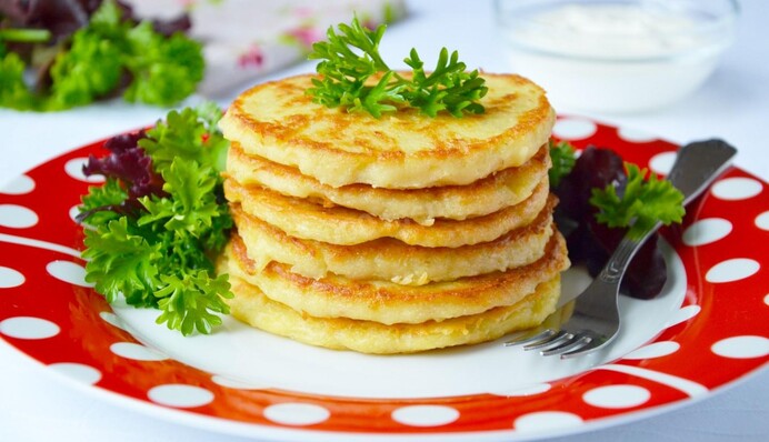 Англійські картопляні млинці - смачний сніданок із залишків вчорашнього пюре