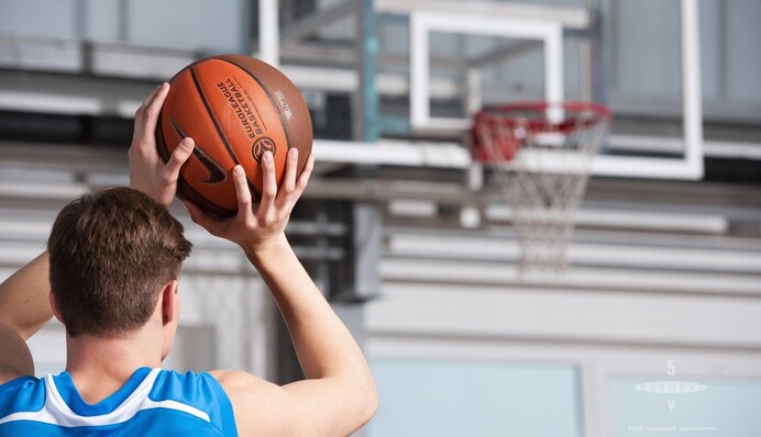 Тест на IQ: найдите ошибки на изображении баскетбольной игры