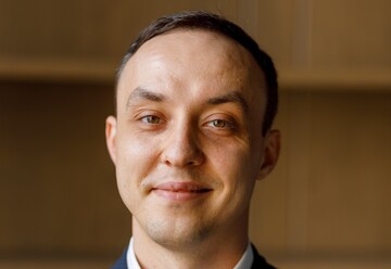 "Это супертема, это тема номер один!" Интервью с советником Зеленского о новых санкциях против РФ, об Индии, Турции и "теневом флоте"