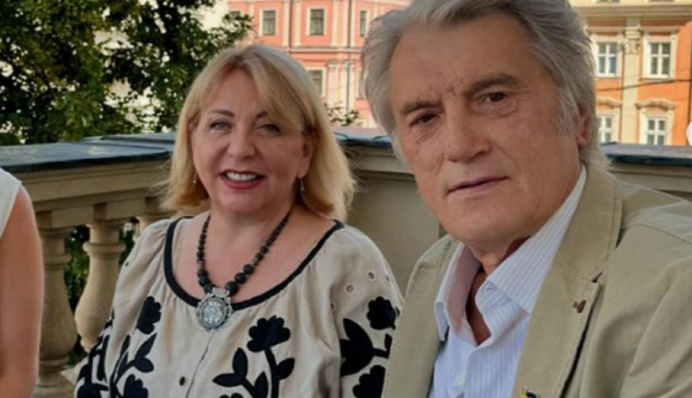 Ющенко впервые за долгое время появился на публике с женой: где сейчас экс-первая леди и как выглядит
