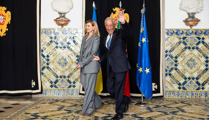 Президент Португалии крепко обнял Елену Зеленскую на встрече в Лиссабоне