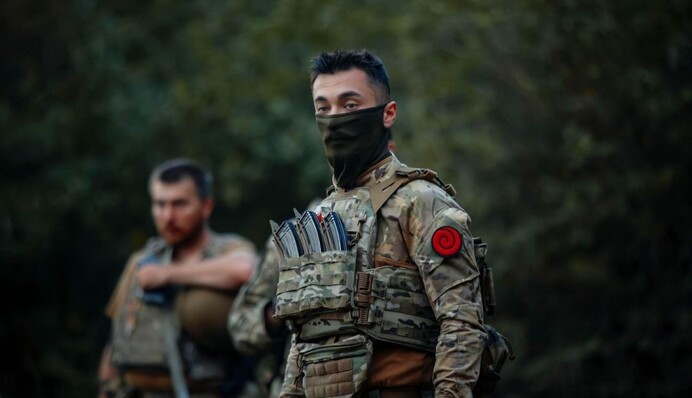 Комік та військовий Лузан оголосив нагороду за полоненого Порошенка