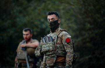 Комік та військовий Лузан оголосив нагороду за полоненого Порошенка