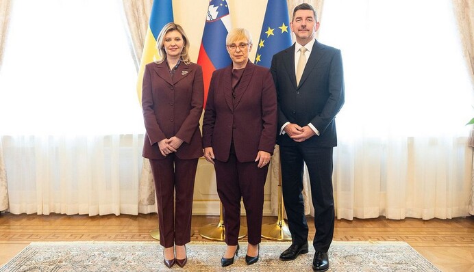 Олена Зеленська і президентка Словенії для зустрічі вбралися в костюми одного кольору
