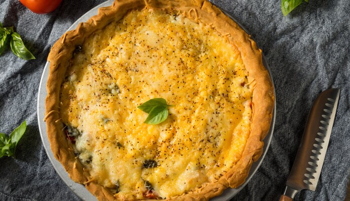 Французька класика з давньою історією - готуємо ельзаський кіш із цибулею