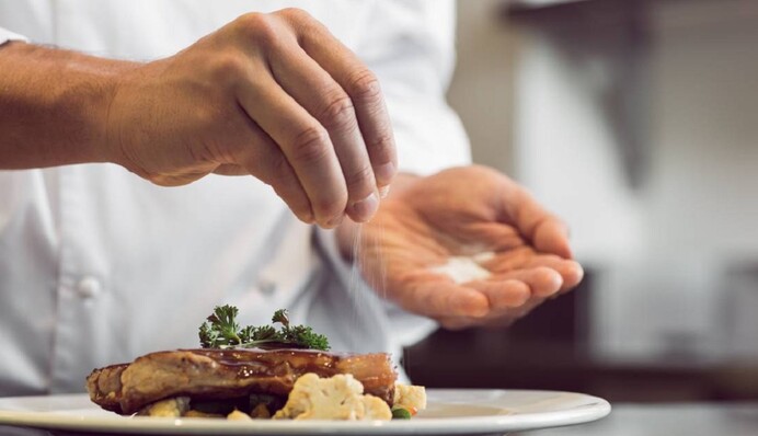 Як врятувати пересолену страву - допоможуть бабусині поради