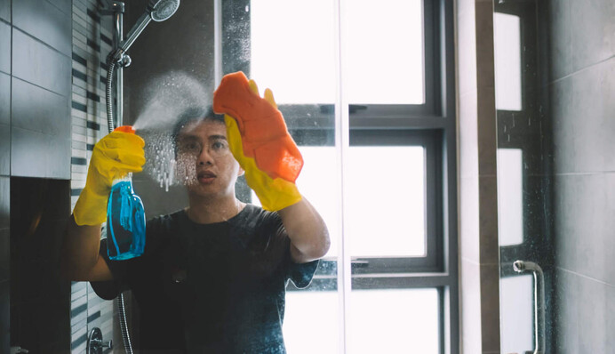 Никаких пятен и разводов: три лучших способа мытья зеркал