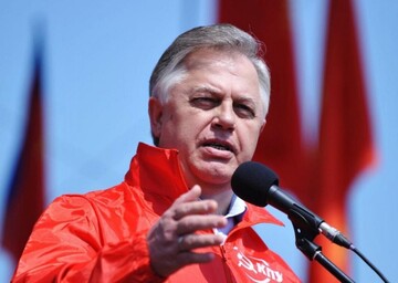 Люб'язно зустрічав окупантів у своєму маєтку: де зараз головний комуніст України Петро Симоненко