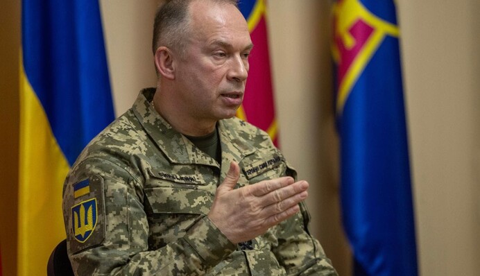 Сырский пошел в информа­ционное контрнаступление. Белый и черный списки главкома ВСУ