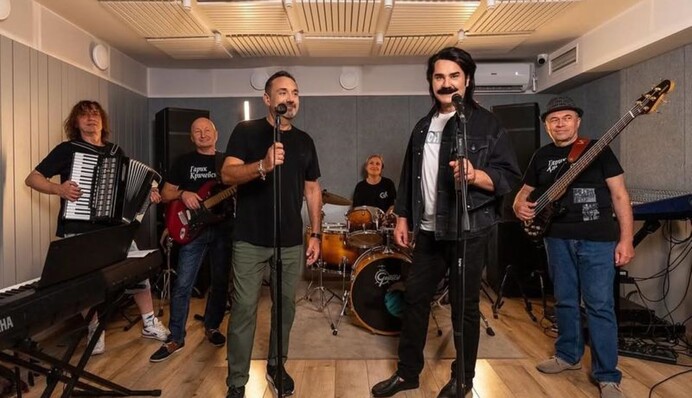 Были старые друзья, стали верные: Зибров и Кричевский украинизировали старый хит