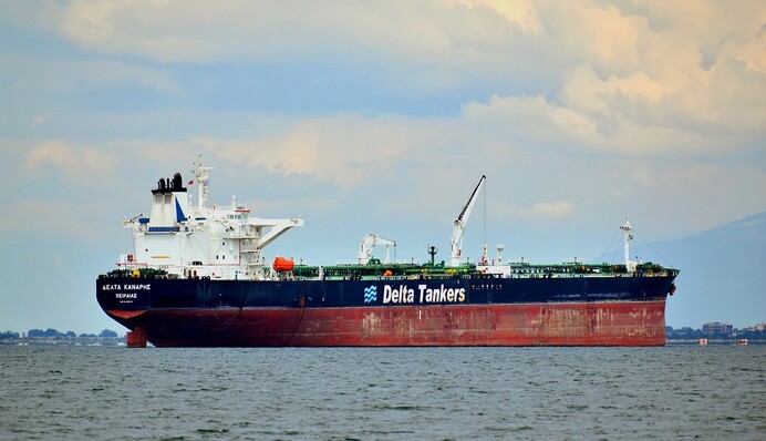 Захід б'є санкціями по російській нафті: коли загнеться економіка країни-агресорки