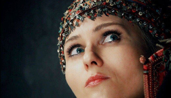 Певица Katya Chilly получила тысячи комментариев на свое замечание по поводу еврейского символа в центре Киева