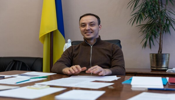 Популярна в Україні біда: письменник Кокотюха викрив шахрайську схему