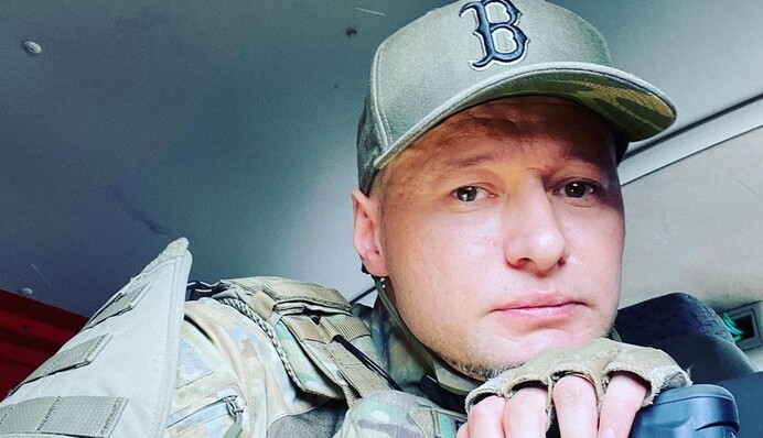 Андрій Хливнюк з нагоди свят вийшов на зв'язок і розповів, де зараз проходить його служба