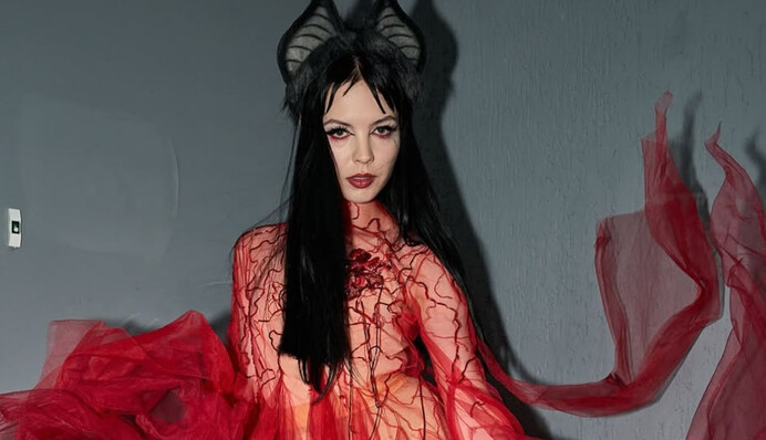 Певица Кажанна сделала большое эмоциональное заявление из-за подозрений относительно ее бедности и рабства