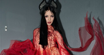 ​Співачка Кажанна зробила велику емоційну заяву через підозри щодо її бідності і рабства