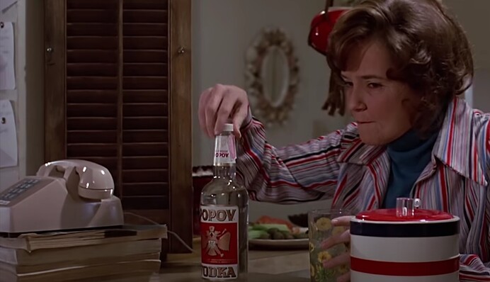Бутылка русской водки в фильме «Назад в будущее» 1985 года поразила украинского историка