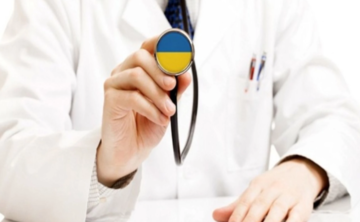 Украинские врачи вернулись из эмиграции и порадовали офицера ВСУ