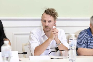 Клопотенко выразил свое возмущение из-за планов власти по приватизации Житнего рынка