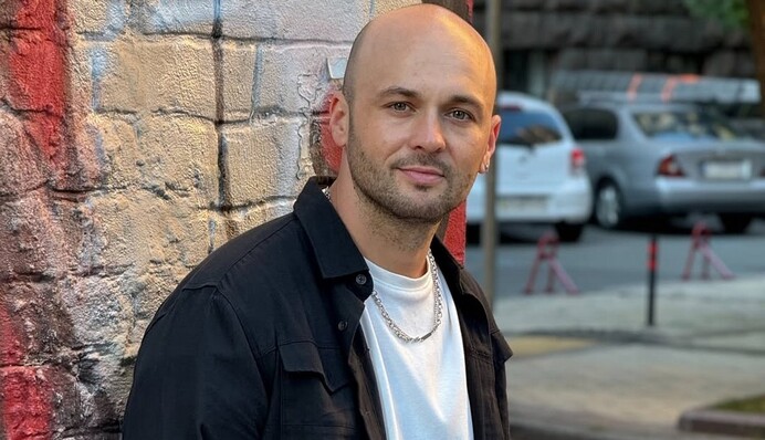 Певец Максим Бородин рассказал, как пострадал из-за критики Олега Винника