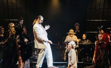 «Скучное и вульгарное действо!» Телеведущий побывал на спектакле скандального преподавателя из университета Карпенко-Карого