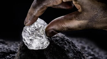 ​Український письменник-фантаст похизувався своїми точними передбаченнями і дав прогноз по рідкісноземельних металах