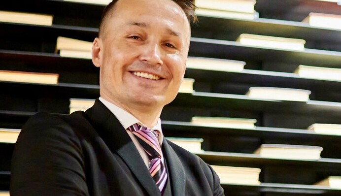 Где сейчас экс-участник и соучредитель 