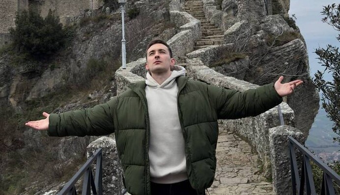 Український співак виїхав з України, щоб узяти участь у Нацвідборі іншої країни