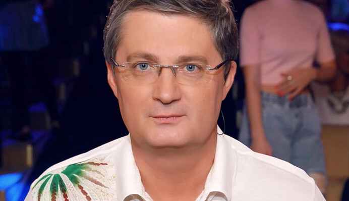 Українському телеведучому довелося змиритися зі своєю російськомовною кавоваркою