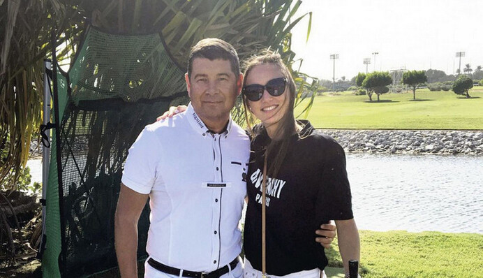 Ризатдинова заявила, что никогда не была в браке с беглым экс-нардепом Онищенко, от которого родила сына