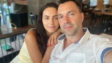 Блогер Арестович розлучається з дружиною