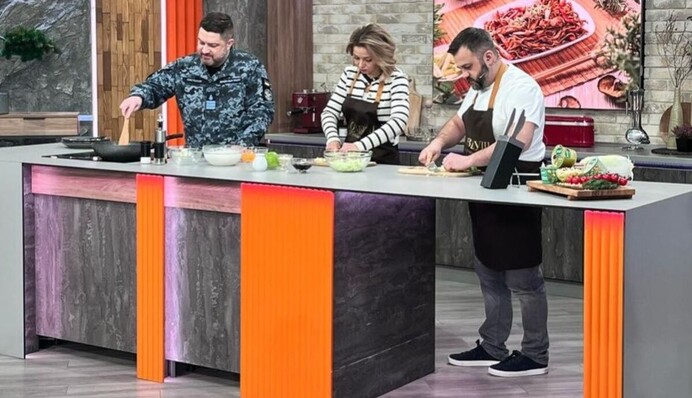 Речник ВМС ЗСУ на телебаченні поділився власним рецептом смачної страви