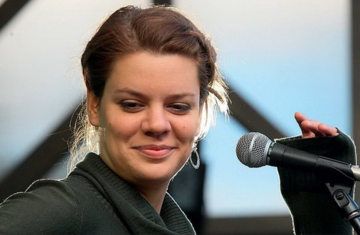 Российскую поэтессу Полозкову, поддерживающую Украину, внесли в РФ в список 