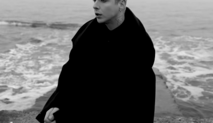 Український співак оригінальним чином підтримав одяг Зеленського на зустрічі з Трампом