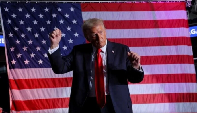 ”Мир из нас берет пример”: писательница обрадовалась туалетной бумаге с Трампом