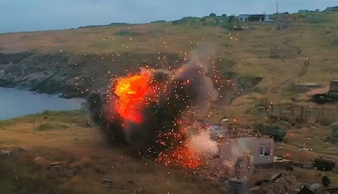 Телеведучий Дмитро Комаров став свідком потужного вибуху на острові Зміїний