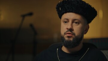 У співачки Марічки Бурмаки стався конфуз через шапку Монатика